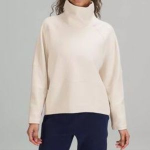 Lululemon Textured Funnel-Neck  Size 12